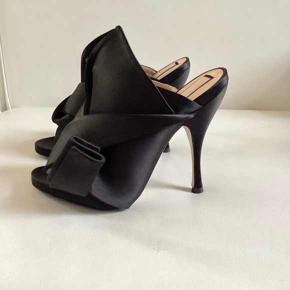 No. 21 Black Satin/ Leather Mule Bow Pleated Heel Sandals SZ 7 - Picture 6 of 8